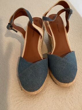 Time And Tru Memory Foam Wedge Denim Sandals, Size 8 1/2, NEW